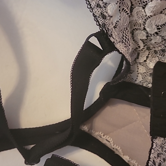 Victoria Secret Bra - Picture 8 of 8